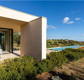 4 bedroom villa with infinity pool and sea views near Noto, Sicily, sleeps 8